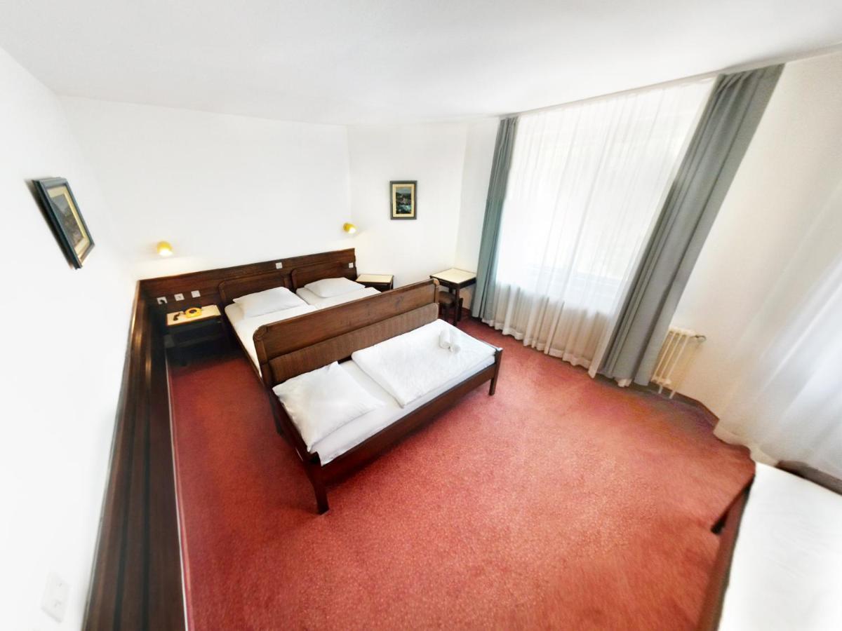 Hotel Lucija Most na Soči Buitenkant foto